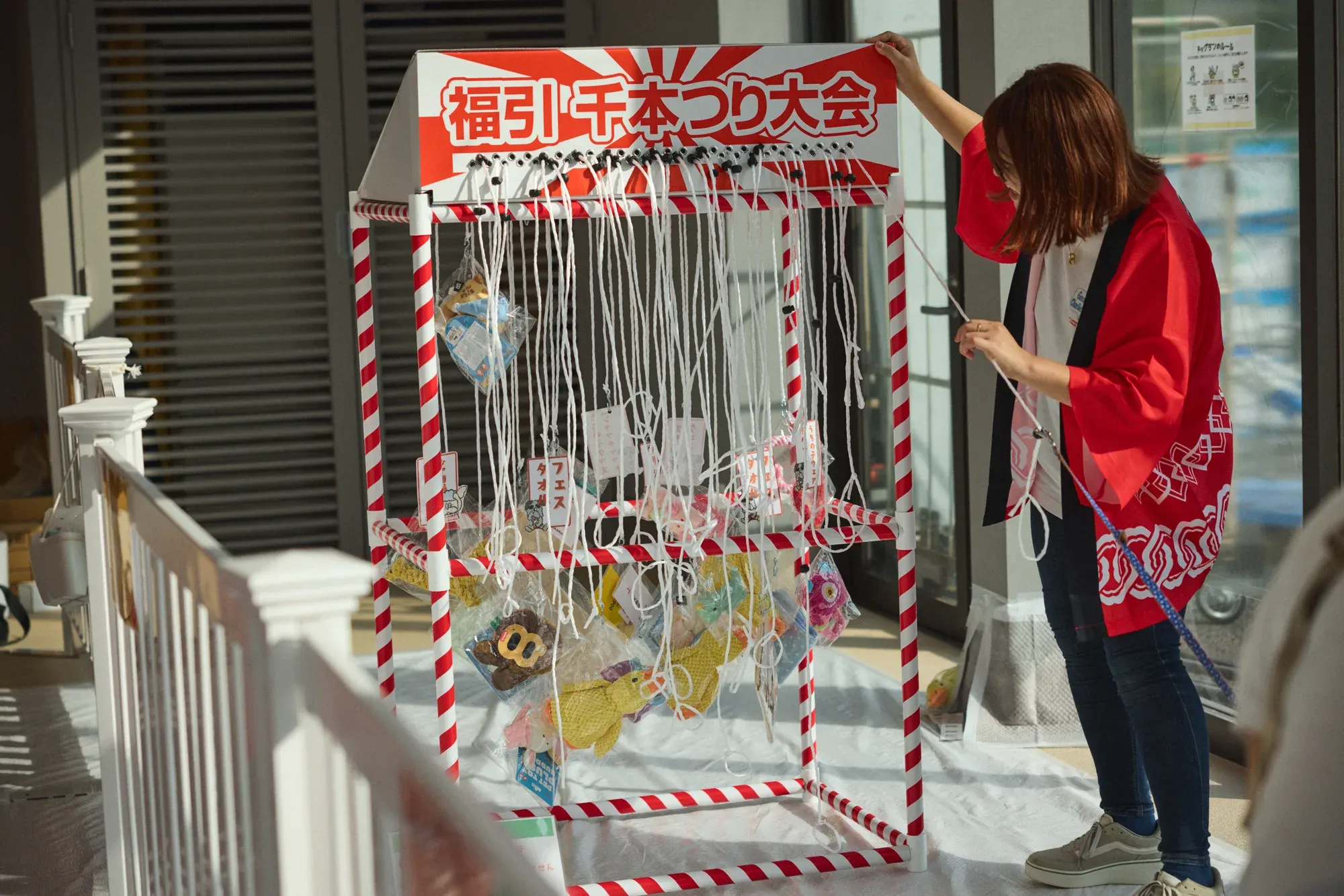 「福引・千本つり大会」の屋台