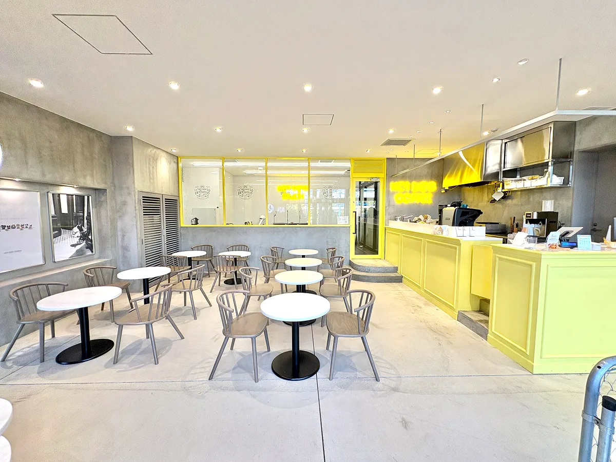 HOT DOG TOWN 有明 店内 3