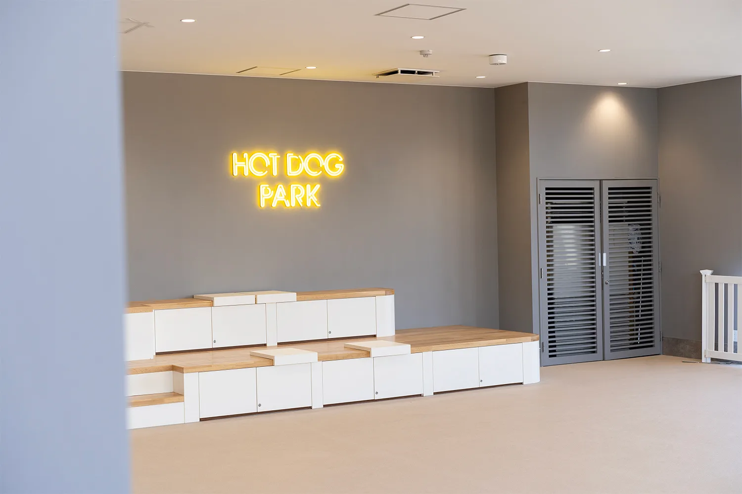 HOT DOG TOWN Ariake